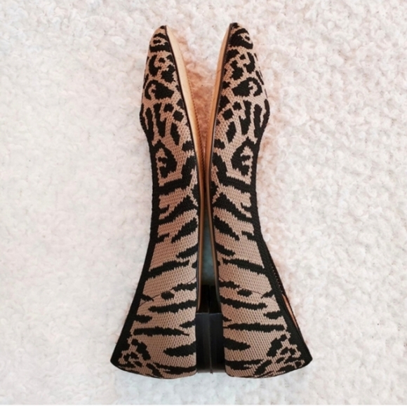 Leopard pointed toe flats - Picture 3 of 4
